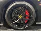 ピスタデザイン ワンオフ鍛造ホイール。ボディキット合わせオフセット設定した特注ホイールになります。数百万円の高額ホイールです。