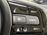 【アダプティブクルーズコントロール】高速道路での長距離走行が楽に!!自動で速度を保つクルーズコントロールが、衝突軽減システムと連携し、前方の車両を感知して車間を保つように速度調節してくれます!!