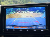 【バックカメラ】駐車時に後方がリアルタイム映像で確認できます。大型商業施設や立体駐車場での駐車時や、夜間のバック時に大活躍!運転スキルに関わらず、今や必須となった装備のひとつです!