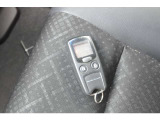 当社は全車納車時、「運輸局指定工場」にて「法定点検分解整備」を施工、同時に「WAKO&rsquo;S製オイル交換」「オイルエレメント交換」「ドレンパッキン交換」「下回り洗浄」「下回り防錆塗装」を施工しております♪