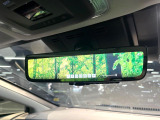 【デジタルインナーミラー】後席の大きな荷物や同乗者で後方が確認しづらい時でも安心!カメラが撮影した車両後方の映像をルームミラー内に表示。クリアな視界で状況の確認が可能です!