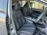 運転席もゆったりとお座り頂けます。
