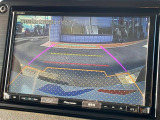 【バックカメラ】駐車時に後方がリアルタイム映像で確認できます。大型商業施設や立体駐車場での駐車時や、夜間のバック時に大活躍!運転スキルに関わらず、今や必須となった装備のひとつです!