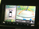 【アラウンドビューモニター】専用のカメラにより、上から見下ろしたような視点で360度クルマの周囲を確認することができます☆死角部分も確認しやすく、狭い場所での切り返しや駐車もスムーズに行えます。
