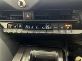 冬場に嬉しい運転席、助手席シートヒーター付きでポカポカ