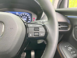 【アダプティブクルーズコントロール】高速道路での長距離走行が楽に!!自動で速度を保つクルーズコントロールが、衝突軽減システムと連携し、前方の車両を感知して車間を保つように速度調節してくれます!!
