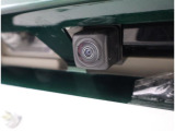 バックカメラが付いているので後方確認が非常にしやすいです。今や運転初心者も熟練者も必須装備!ついていて損はないですね♪
