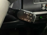 高速道路で便利な【クルーズコントロール】も装着済み。アクセルを離しても一定速度で走行ができる装備です。加速減速もスイッチ操作でOKです。