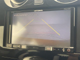 【バックモニター】後ろのカメラの映像をモニターに映し出すことができます!後方の見えない死角や、障害物との距離感をしっかり確認することができます!駐車が苦手な方におすすめです。