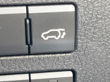 【パワーバックドア】スマートキーや運転席のボタンを押すだけでリアゲートが自動で開閉します!荷物を持っている時や、高い位置にあるバックドアを閉める際に便利な機能です♪