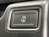 【パワースライドドア】スマートキーや運転席のスイッチでスライドドアの開閉が可能♪電動だから力を入れてドアを開ける必要が無く、小さいお子様でも、重い荷物を持っている時もラクに開け閉めできます♪