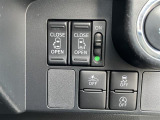 【 両側パワースライドドア 】運転席から後席スライドドアを開け閉めできます!
