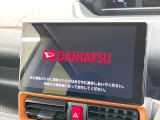 【大画面ナビ】人気の大型10インチスタイリッシュナビを装備。存在感のある大画面はインパクト大!ナビ利用時のマップ表示は見やすく、テレビやDVDは臨場感がアップ!いつものドライブがグッと楽しくなります♪