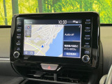 【メーカー純正8インチナビ】インテリアに溶け込むスタイリッシュな「専用設計」メーカーナビを装備♪視認性や操作性など基本性能にも優れ、より上質なカーライフをお楽しみいただけます。