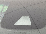 【トヨタセーフティセンス】走行中に前方の車両等を認識し、衝突しそうな時は警報とブレーキで衝突回避と被害軽減をアシスト。より安全にドライブをお楽しみいただけます。