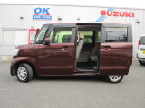 コンパクトでバランスのとれたサイドビューです!スイッチで開錠できる【パワースライドドア】付。