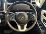 【ステアリングスイッチ】運転中、前方から目線をそらすことなく、オーディオ等の操作が可能な便利機能!安心&快適なドライブを演出してくれます♪