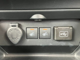 冷えが気になる方にもうれしい、運転席&助手席シートヒーター。