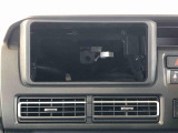 当車両はオーディオレスです。多彩なナビゲーション・オーディオをご用意しております。詳しくは当店スタッフにお問い合わせください。