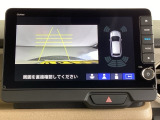 便利な3ビュー切り替え、ガイド線表示付きのバックカメラです。後退時、後方の視界をサポートします