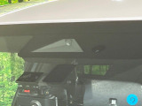 【三菱e-Assist】走行中に前方の車両等を認識し、衝突しそうな時は警報とブレーキで衝突回避と被害軽減をアシスト。より安全にドライブをお楽しみいただけます。