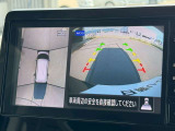 アラウンドビューモニター。上空から見下ろしているかのような映像を映し出して周囲を確認し、スムースな駐車をアシストします。