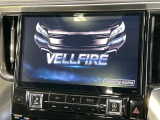 【BIG-X11インチナビ】人気の大画面BIG-Xナビを装備。専用設計で車内の雰囲気にマッチ!ナビ利用時のマップ表示は見やすく、テレビやDVDは臨場感がアップ!いつものドライブがグッと楽しくなります♪