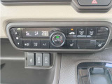 オートエアコン&運転席シートヒーターが付いていて季節問わず快適な室内空間です☆