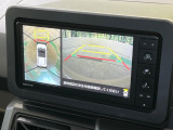 【パノラマモニター】専用のカメラにより、上から見下ろしたような視点で360度クルマの周囲を確認することができます☆死角部分も確認しやすく、狭い場所での切り返しや駐車もスムーズに行えます。