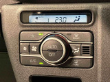 車内空調は&rdquo;AUTOエアコン&rdquo;にお任せ。運転に集中出来ますよ!