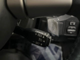 【クルーズコントロール】高速道路もラクラク走行。アクセルを離しても一定速度で走行ができ、長距離運転時の負担を軽減!加速・減速も簡単なスイッチ操作で調整できます。