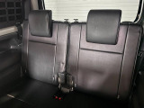 荷物を持っている時や、高い位置にあるバックドアを閉める際にボタン一つで簡単に閉める事が出来る便利な機能です。