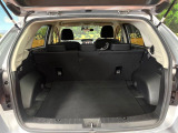 積み下ろしのしやすいデッキにはたっぷりと荷物を積み込んでいただけます。遊びから仕事まで、様々なシーンで頼れます♪
