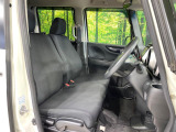 運転席シート廻りは使用感も少なく、良好な状態となっています。丁寧に使われていたことがよくわかりますね。