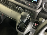発進時から滑らかに加速する無段階変速のCVTはストップ&ゴーの多い街の中も快適です