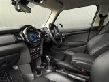 ◆LIBERALAは、輸入車選びの新たなスタイルを提案するインポート・セレクト・ブランドです。オーナー様となる方がクルマから直接感じる感性を第一にした、最良の一台との出会いをコーディネートいたします。