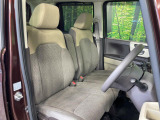 運転席シート廻りは使用感も少なく、良好な状態となっています。丁寧に使われていたことがよくわかりますね。