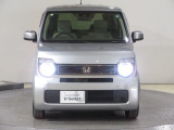 ハロゲンより明るく、より遠くまでさらなる安心感のあるLEDヘッドライトを採用。点灯忘れも防止できるオートライトコントロール機構付きです。