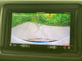 【バックカメラ】駐車時に後方がリアルタイム映像で確認できます。大型商業施設や立体駐車場での駐車時や、夜間のバック時に大活躍!運転スキルに関わらず、今や必須となった装備のひとつです!