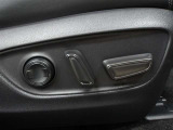 運転席はパワーシートなのでお好みのドライビングポジションに調整可能です♪