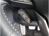 ステアリング脇のスイッチで、メーター内のマルチインフォメーションディスプレイの操作ができます。