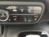 【シートヒーター】スイッチを押せば、座面と背もたれで体を温めてくれます♪