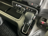発進時から滑らかに加速する無段階変速のCVTはストップ&ゴーの多い街の中も快適です