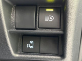 【パワースライドドア】スマートキーや運転席のスイッチでスライドドアの開閉が可能♪電動だから力を入れてドアを開ける必要が無く、小さいお子様でも、重い荷物を持っている時もラクに開け閉めできます♪