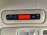 【リアオートエアコン】広い後部座席には必須の機能!風量や温度を自動で調整し前席と同様な車内環境にしてくれるリアオートエアコンを装備。夏の暑さも冬の寒さもストレスなく快適にお過ごしいただけます♪