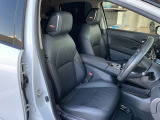 運転席もゆったりとお座り頂けます。