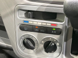 寒い冬も暑い夏も全席に快適な空調を届けてくれる、ダイヤル式エアコンを装備♪