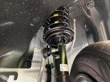 お車を安心してお乗りいただく為には、足回りの定期点検が欠かせません。サービスサポート(有償保証)では無料点検もご提供しており、安心のカーライフをお過ごしいただけるサポート体制が整っています。