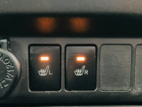 シートヒーター装備付き車!!座席に埋め込まれた電熱線によりシートを暖めることが出来る装備で、温めたられたシートは、寒い冬には最適です!!