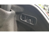 フロントシート・・・スポーティな形状のフロントシート。人間工学を追求した長時間の乗車でも疲れにくいシート形状です